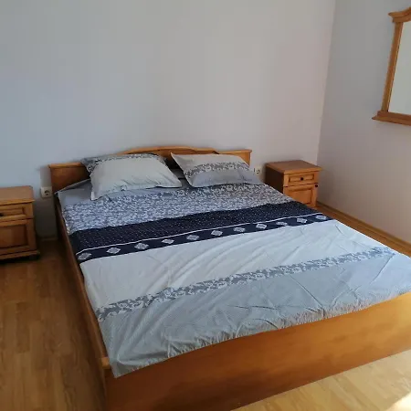 Sun 1 Quiet 1 Bed